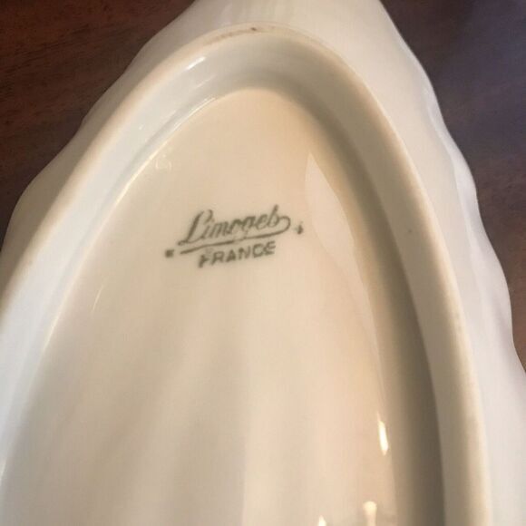 Limoges‎ France Shell Pattern Footed White Dish with Gold Rem and Rose Pattern - Picture 7 of 8